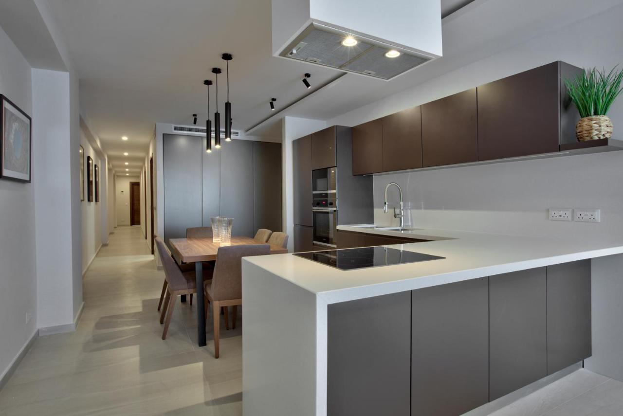 Sea Front Spacious Valletta Views Apartments Sliema Exterior photo