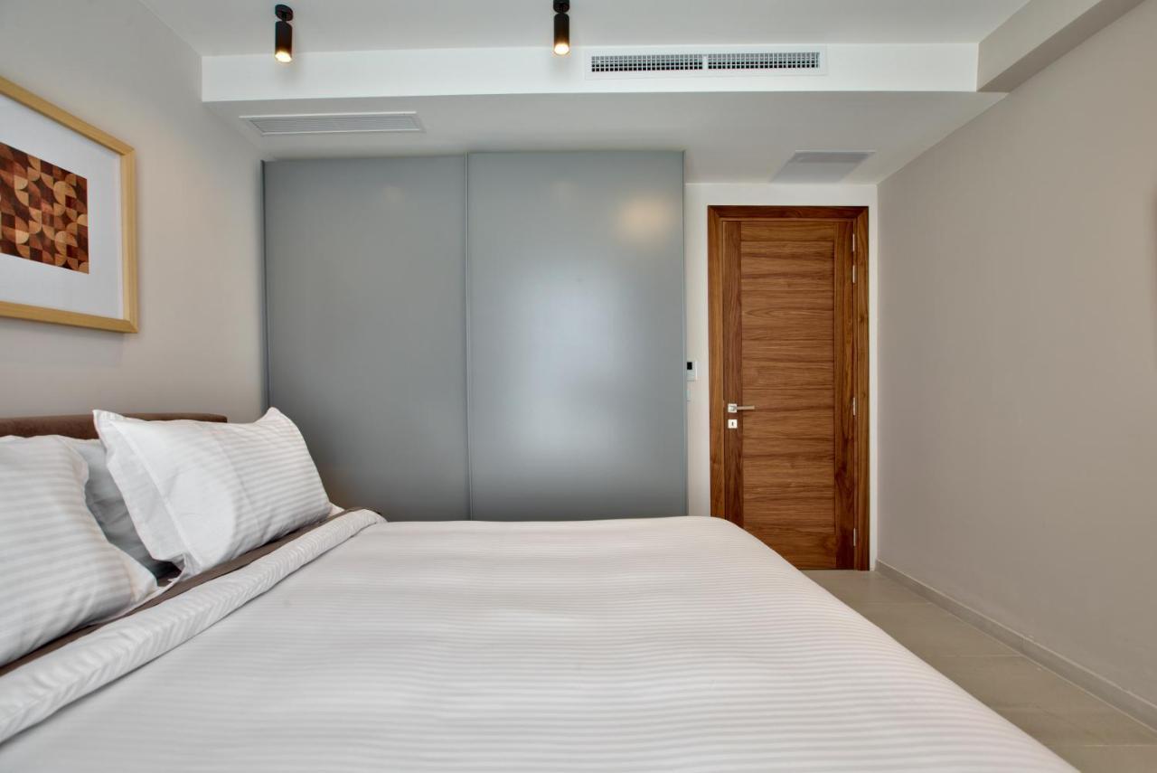 Sea Front Spacious Valletta Views Apartments Sliema Exterior photo